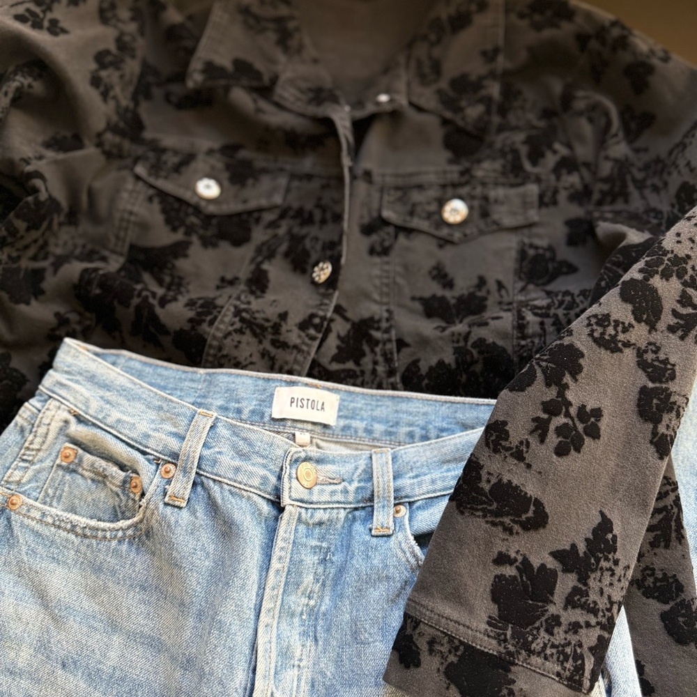 Black Floral Flocked Denim Jacket M Snap Front Statement Jacket - Picture 3 of 11